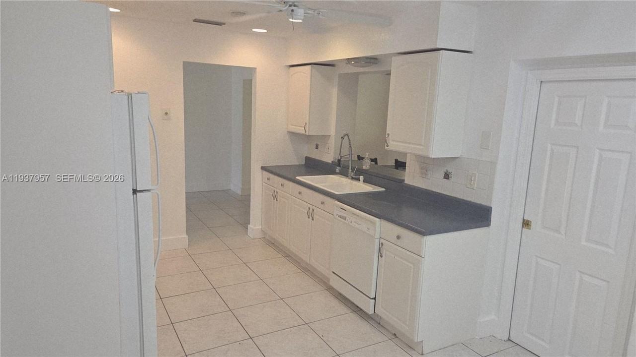 9507 Nw 80th Ct - Photo 2 of 13