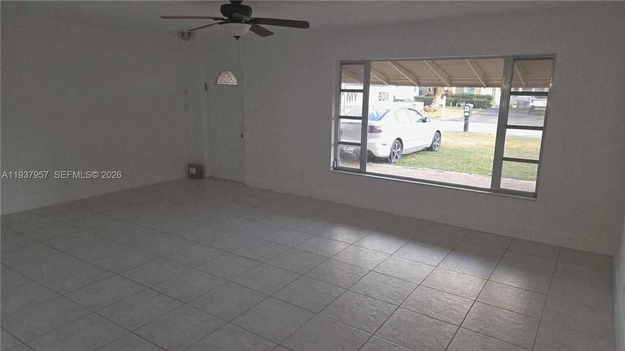 9507 Nw 80th Ct - Photo 5 of 13