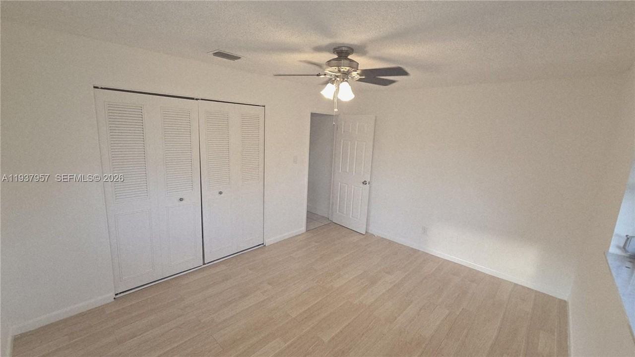 9507 Nw 80th Ct - Photo 7 of 13