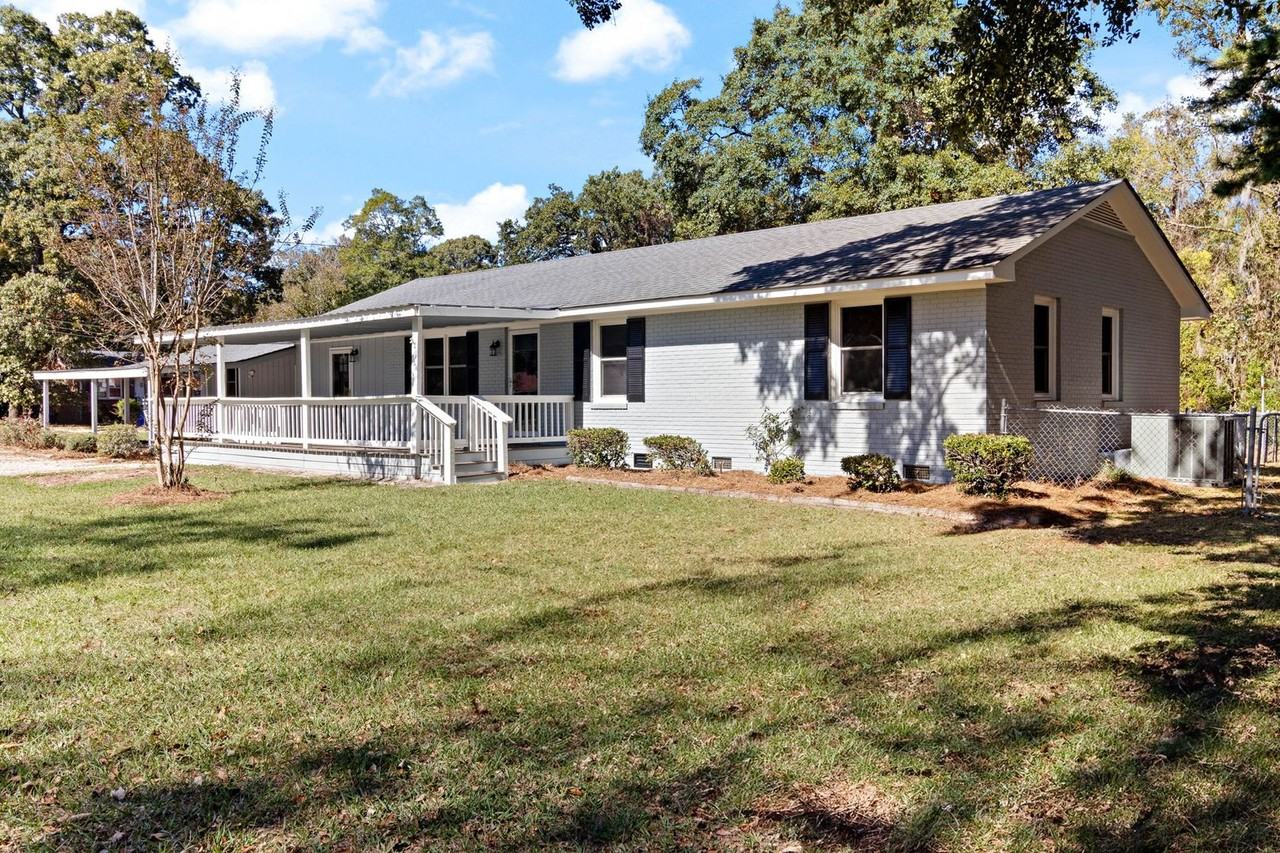 1106 Bullard St - Photo 4 of 49