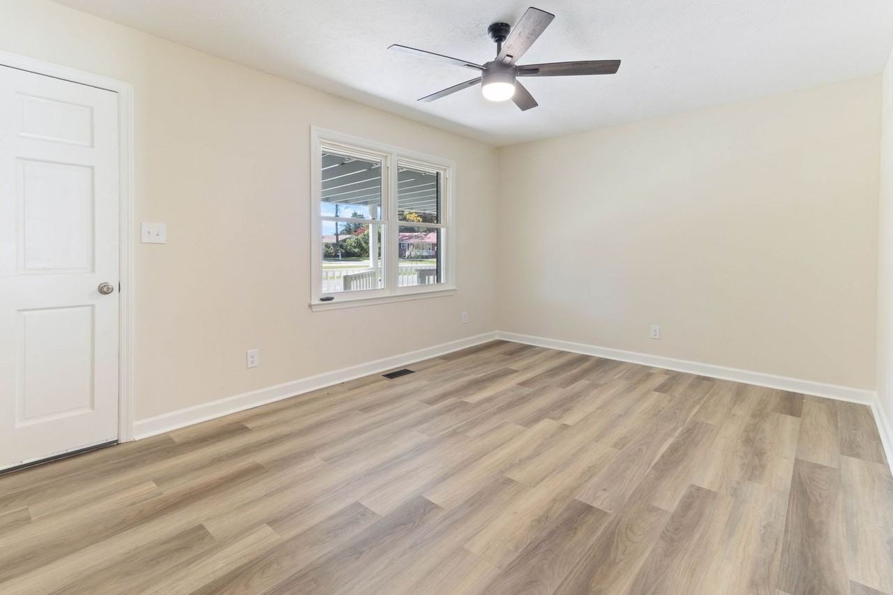 1106 Bullard St - Photo 6 of 49