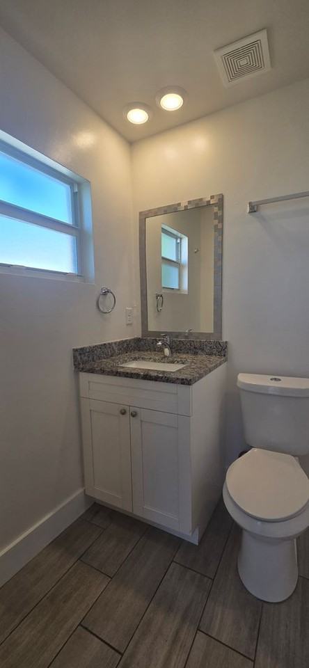 910 Sw 7th Ct - Photo 7 of 14