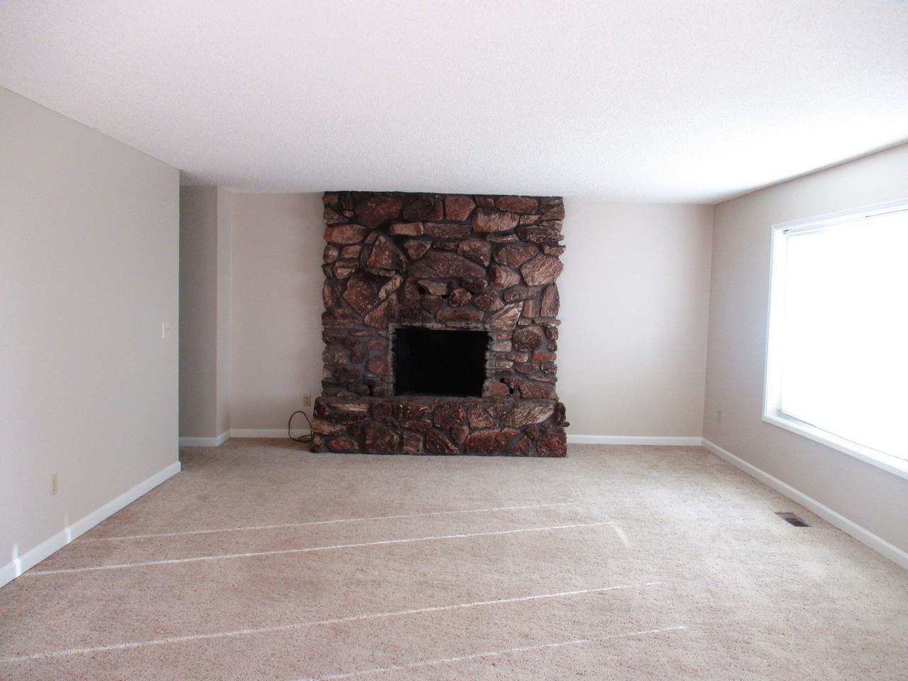 1120 Tamera Dr - Photo 2 of 13