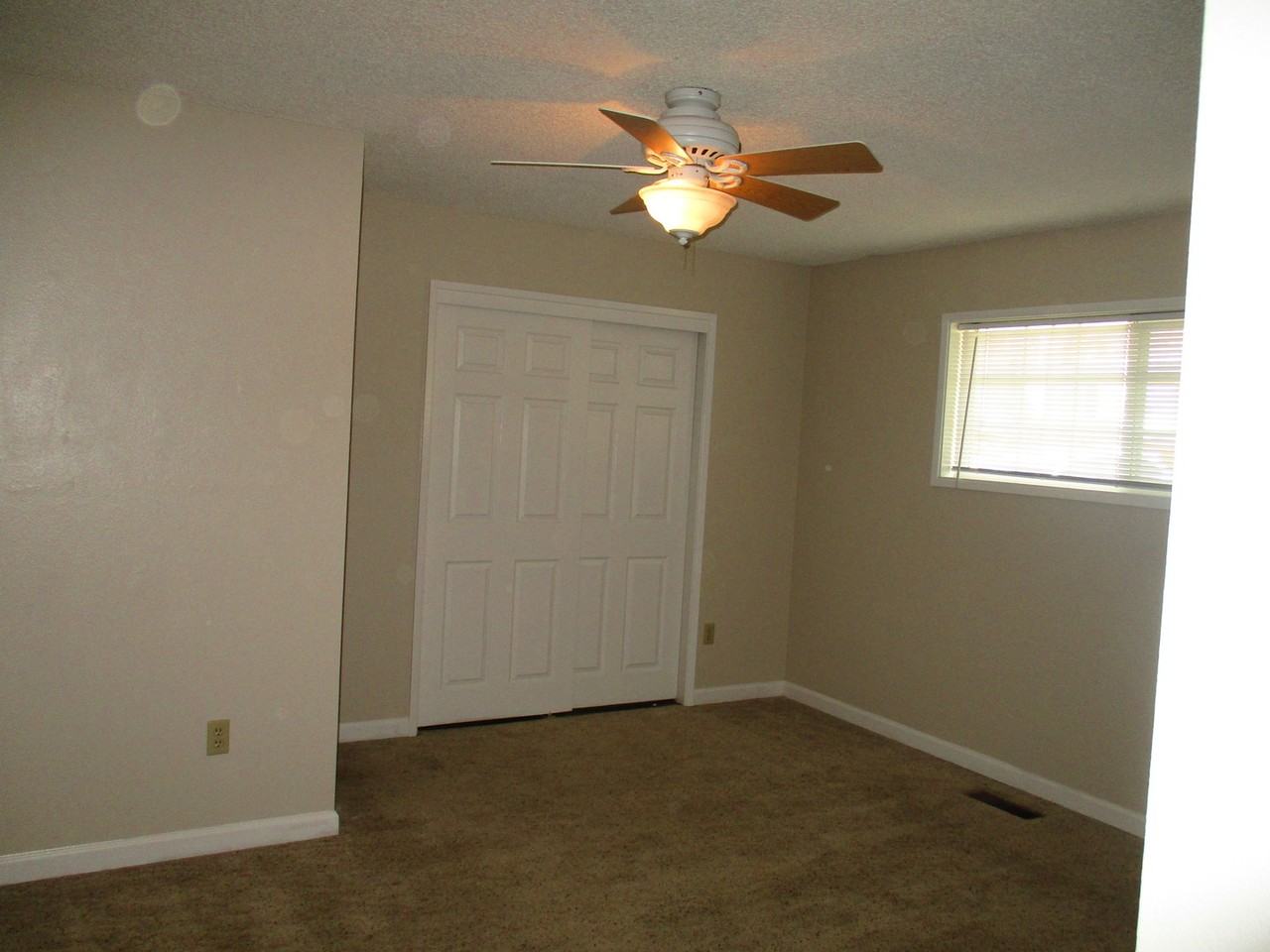 1120 Tamera Dr - Photo 4 of 13