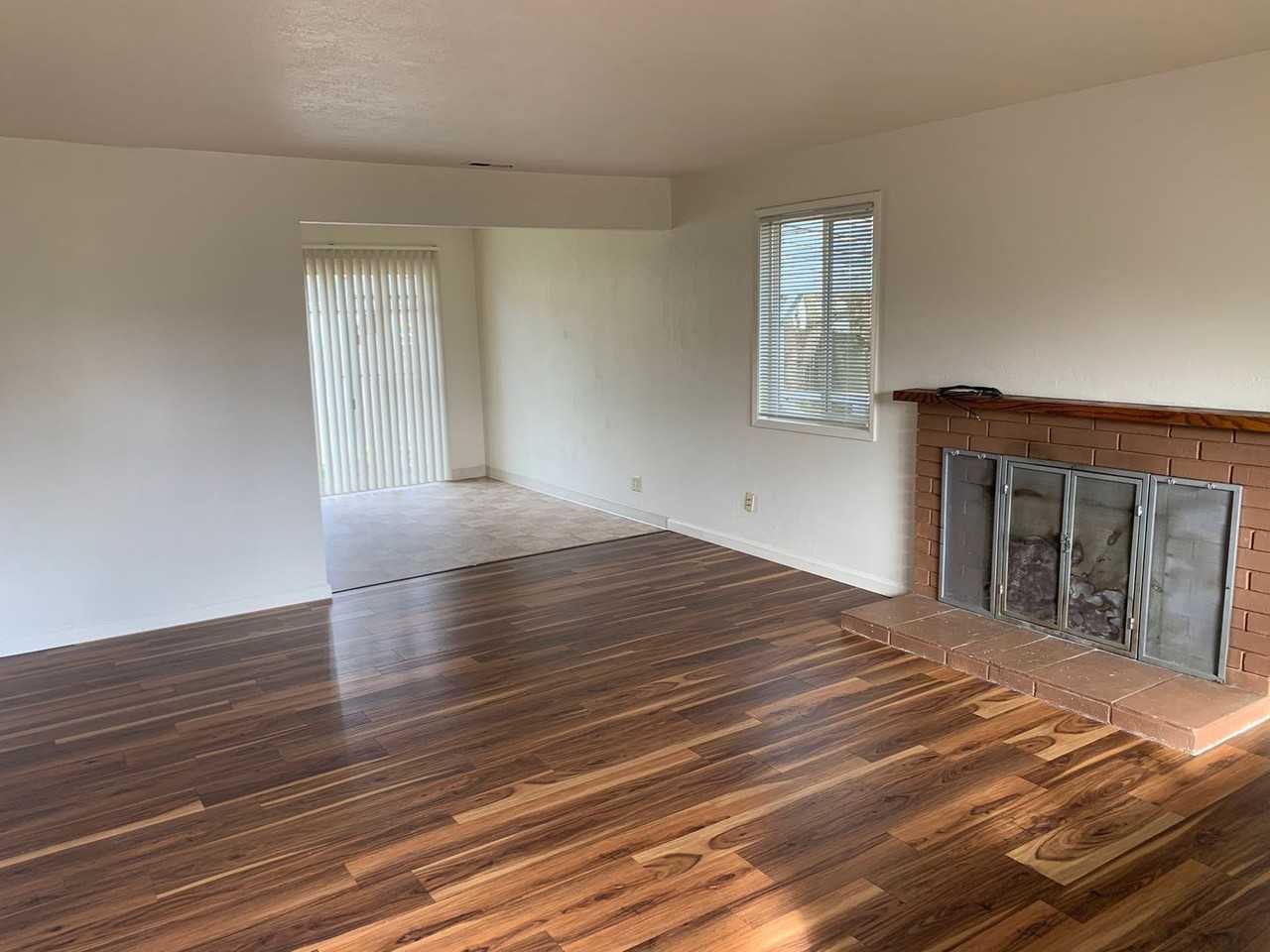 61 Van Fossen Ct - Photo 3 of 14