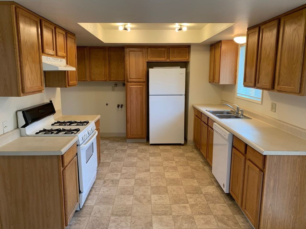 61 Van Fossen Ct - Photo 6 of 14