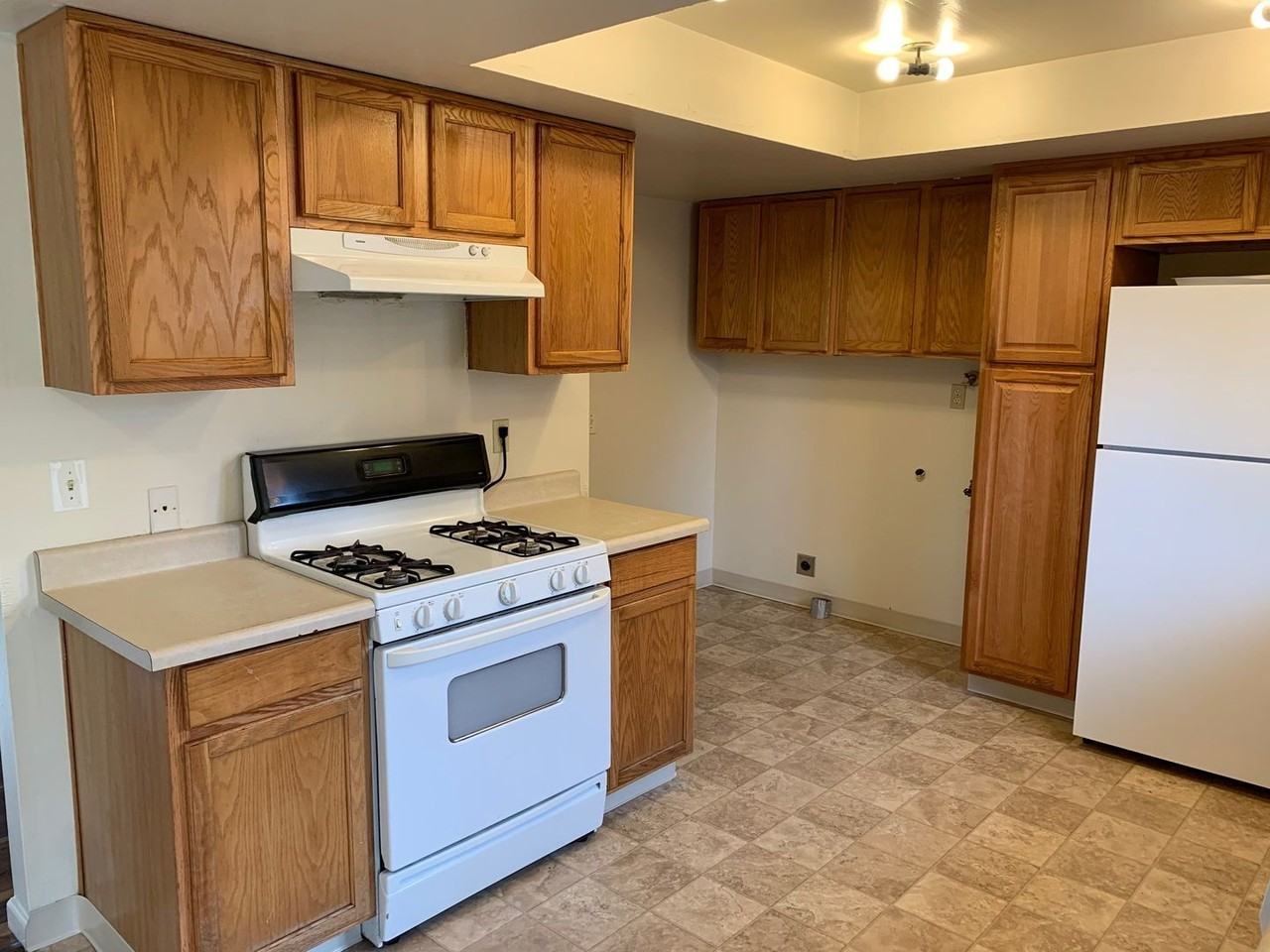 61 Van Fossen Ct - Photo 7 of 14