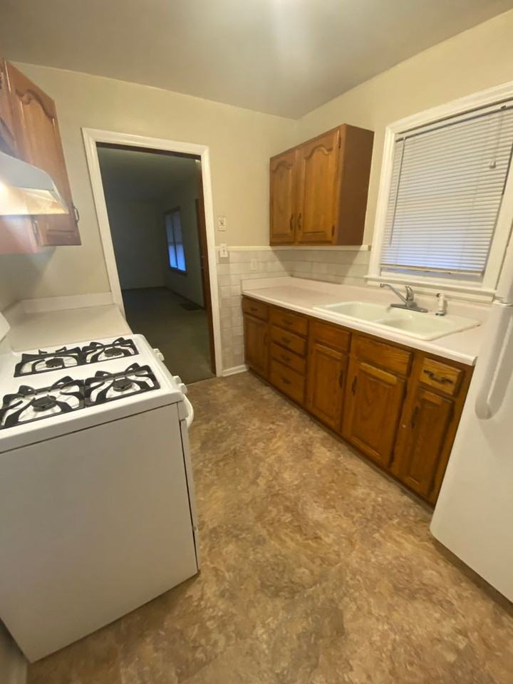 3112 S Vermont Ave - Photo 4 of 15