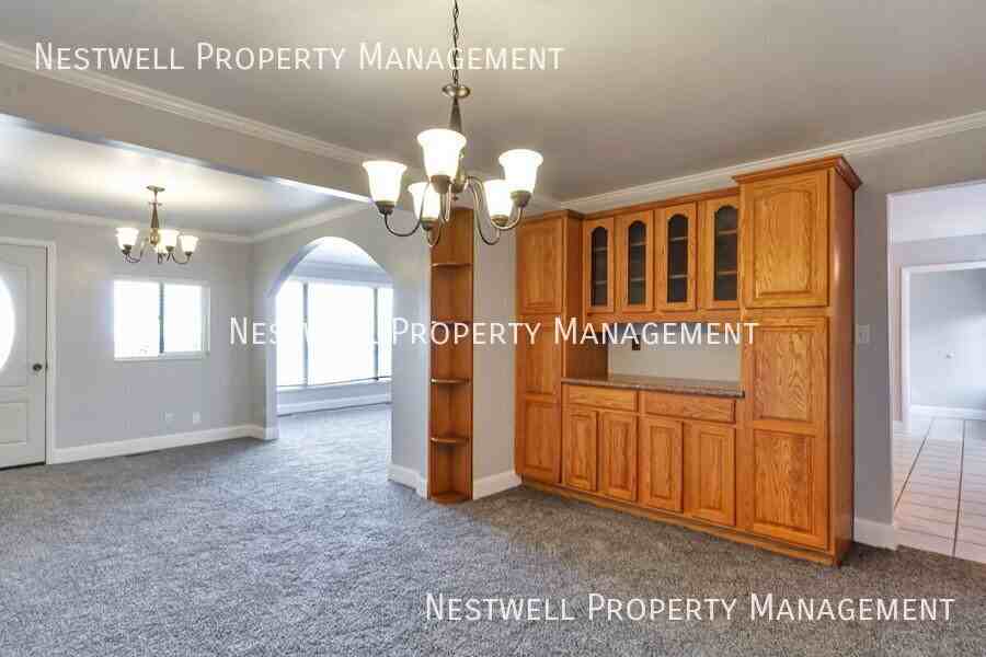 2405 E Cavalier Dr - Photo 3 of 28