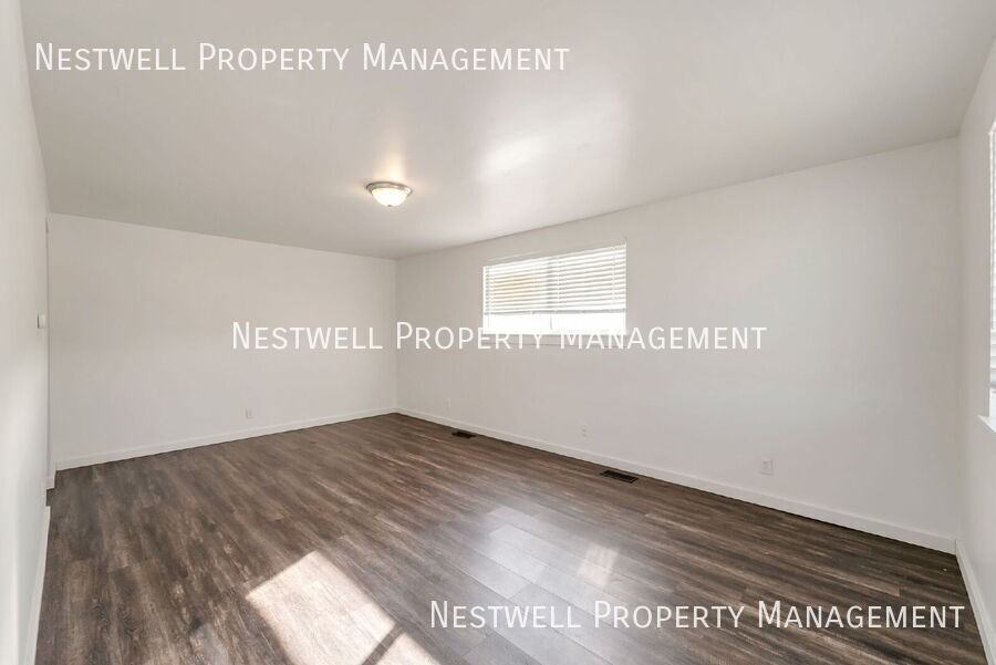 346 E 3360 S #4 - Photo 4 of 20