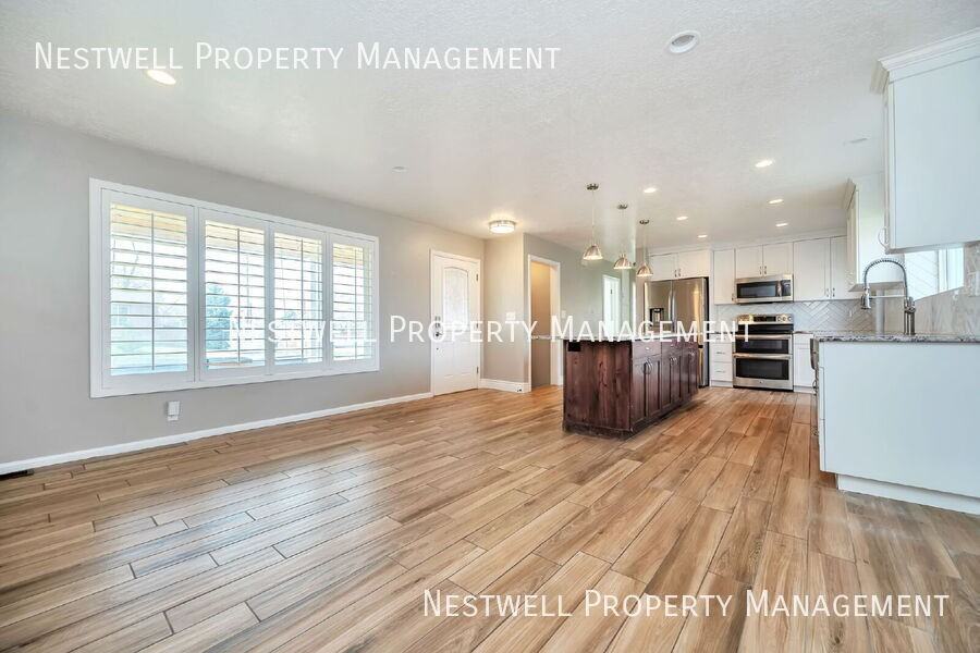 467 Millcreek Way - Photo 3 of 30