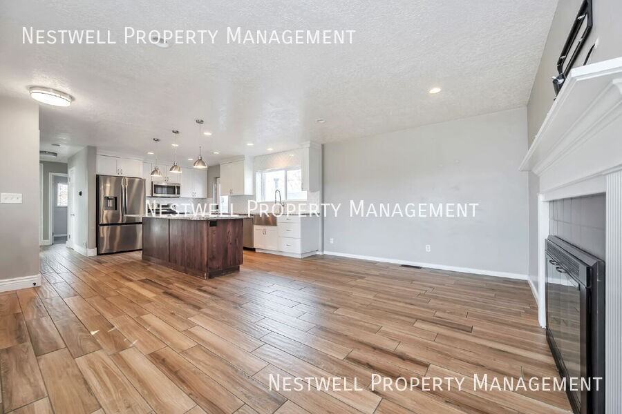 467 Millcreek Way - Photo 4 of 30