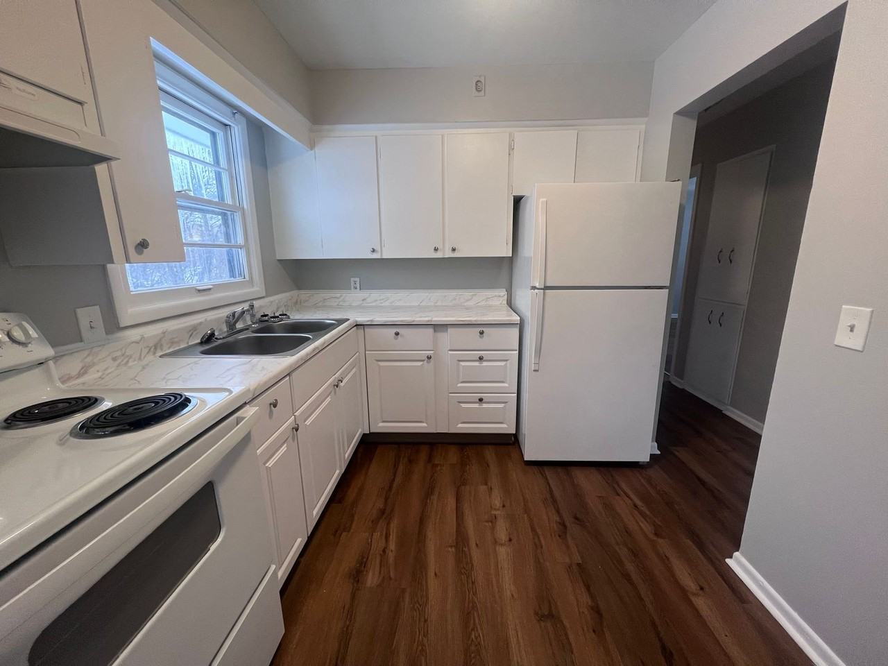 704 Dickinson St Se - Photo 7 of 16