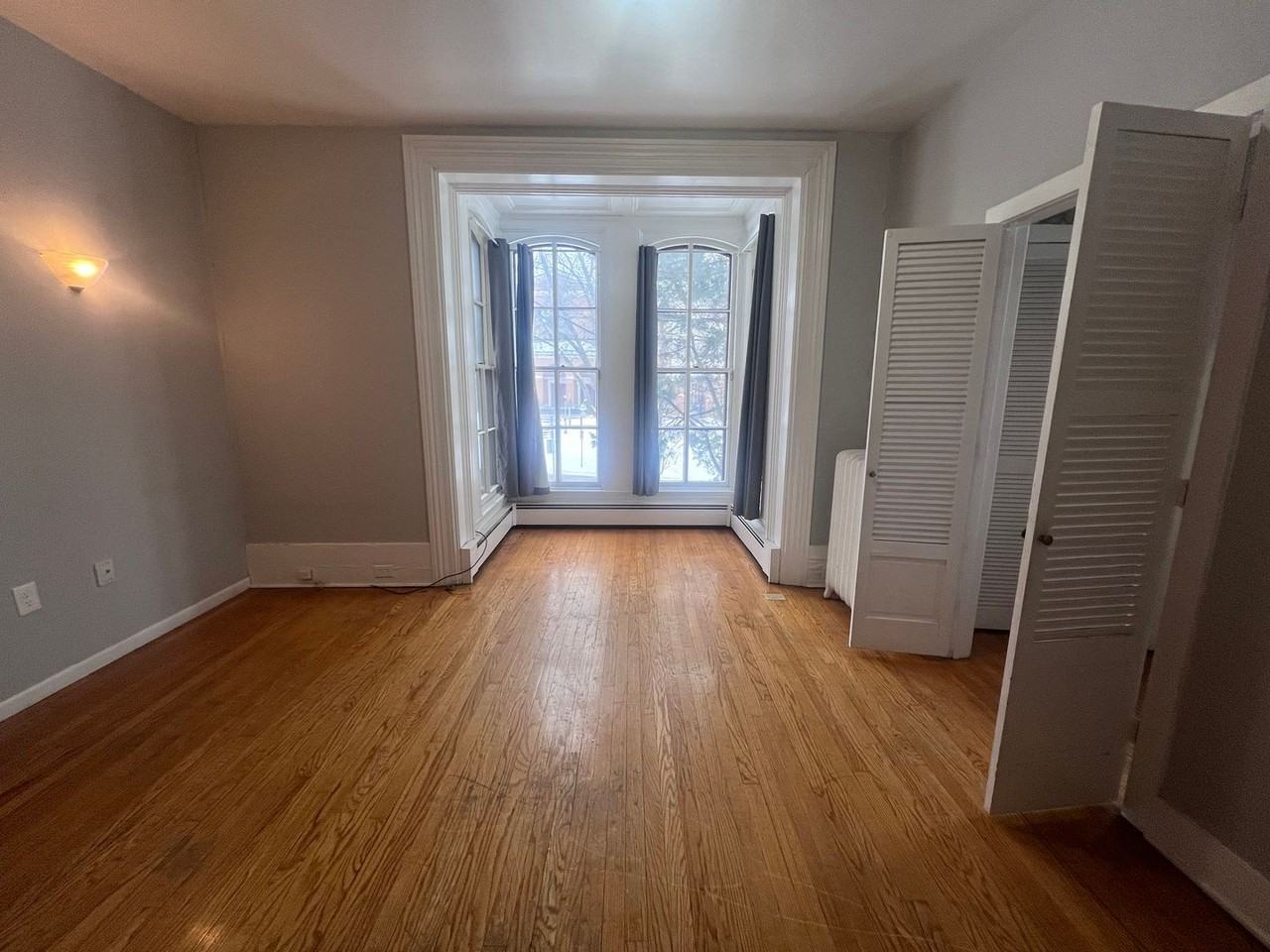 15 College Ave Ne - Photo 3 of 15