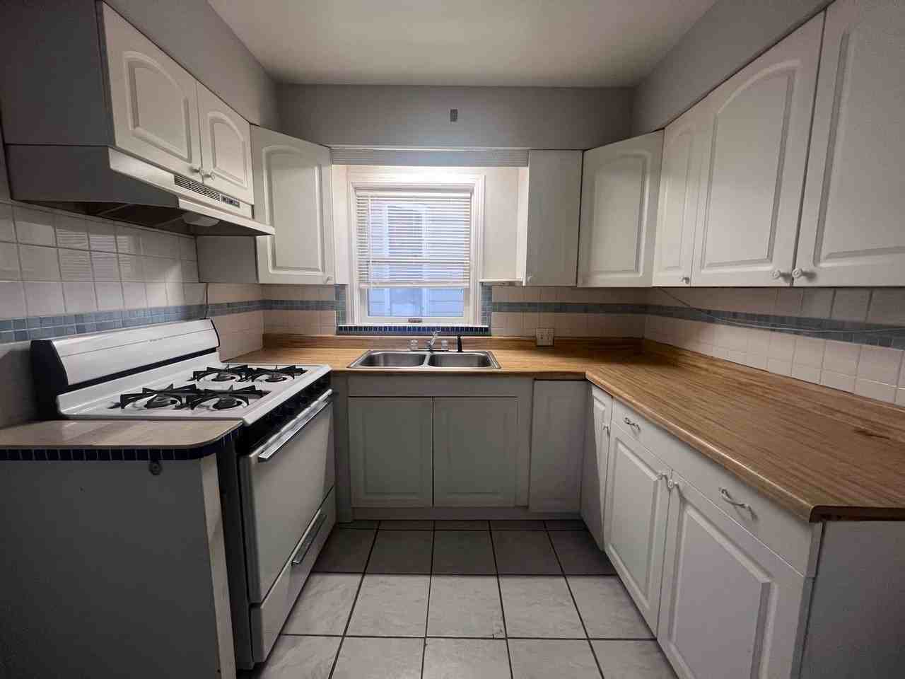 15 College Ave Ne - Photo 5 of 15