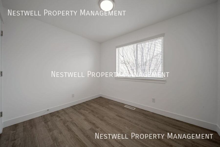 4988 W Barbuda Ln - Photo 4 of 20