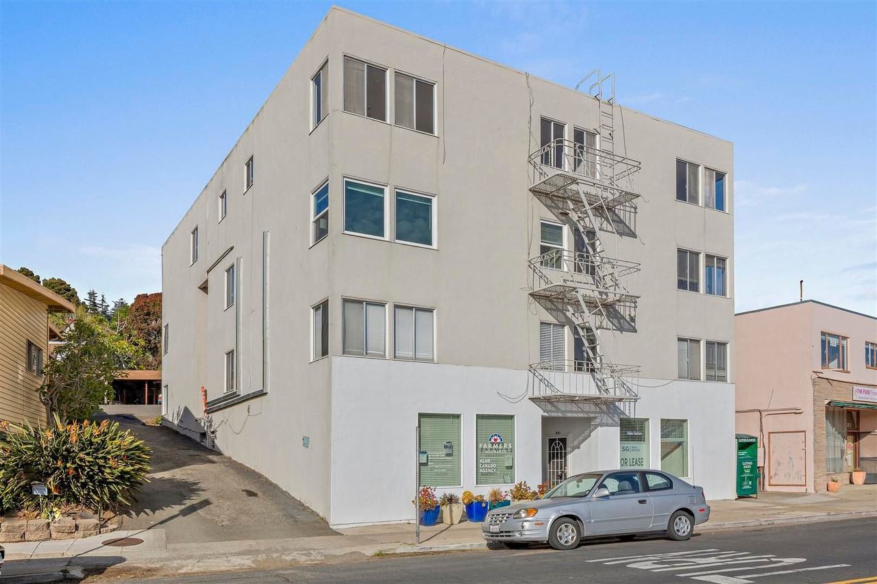 367-371 Colusa Ave - Photo 2 of 37