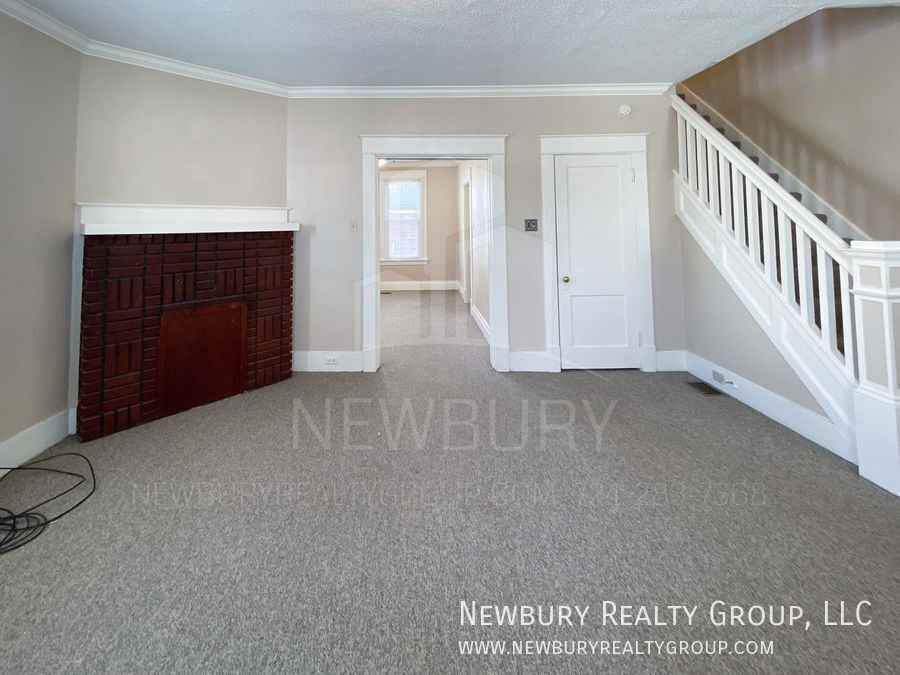 317 Wilson Ave - Photo 3 of 22