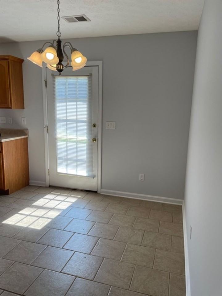 111 Croghan Way - Photo 3 of 9