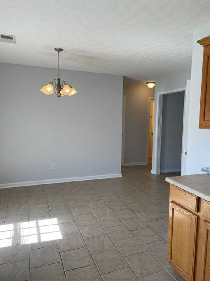 111 Croghan Way - Photo 6 of 9