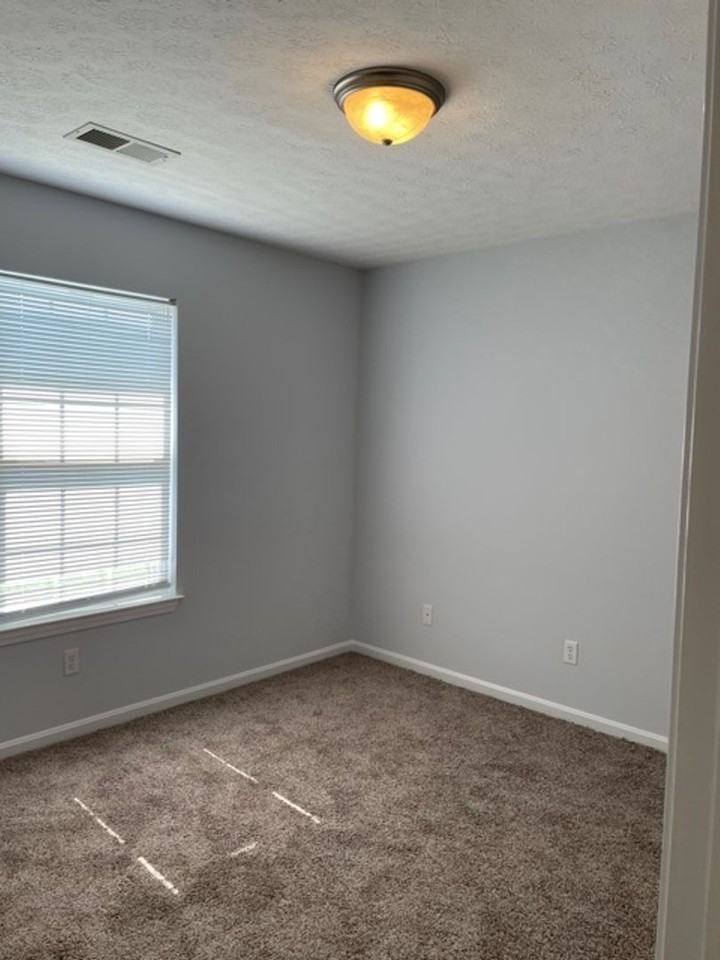 111 Croghan Way - Photo 7 of 9