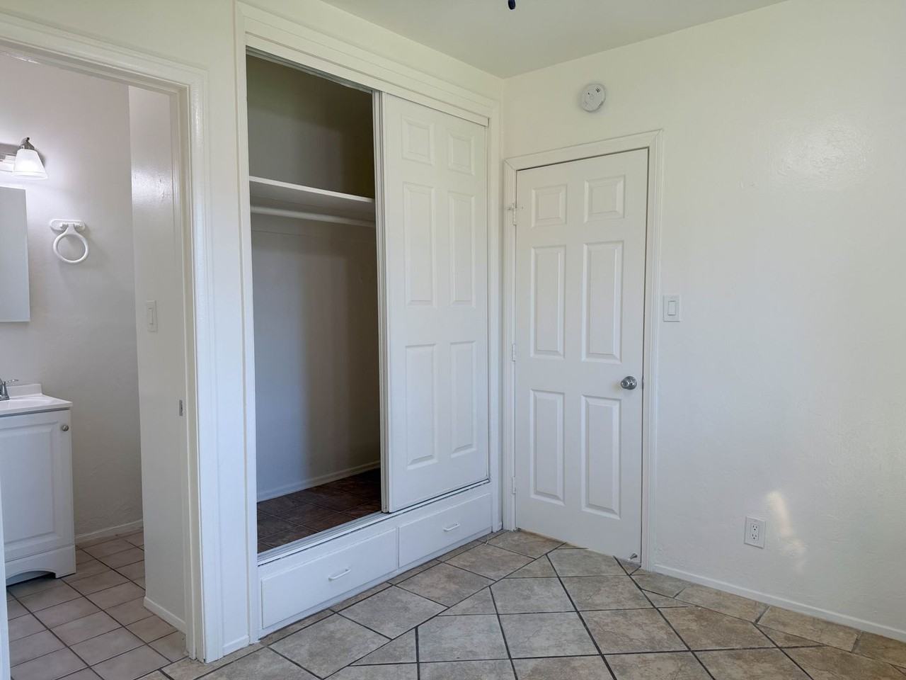 F Avenue Apartments – Spacious Homes in National City, CA | Near Downtown, Freeways & Shopping! - Photo 5 of 10