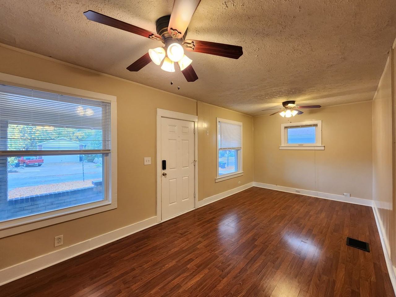 2513 Concord Dr - Photo 3 of 50