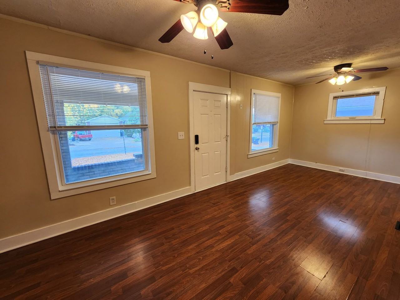 2513 Concord Dr - Photo 6 of 50