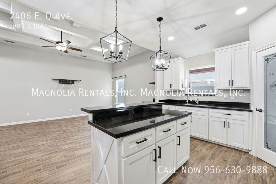 2406 Q St - Photo 7 of 24