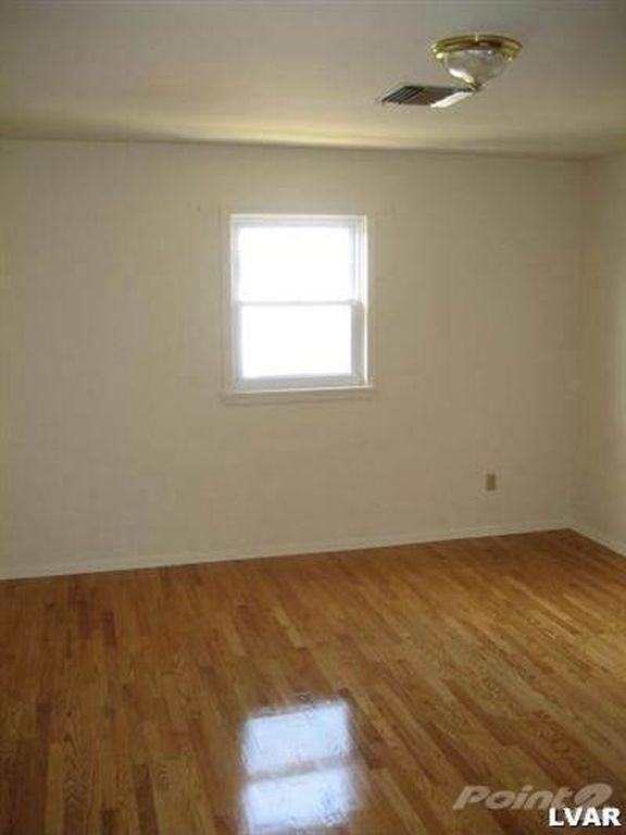 2827 W 28th St - Photo 3 of 28