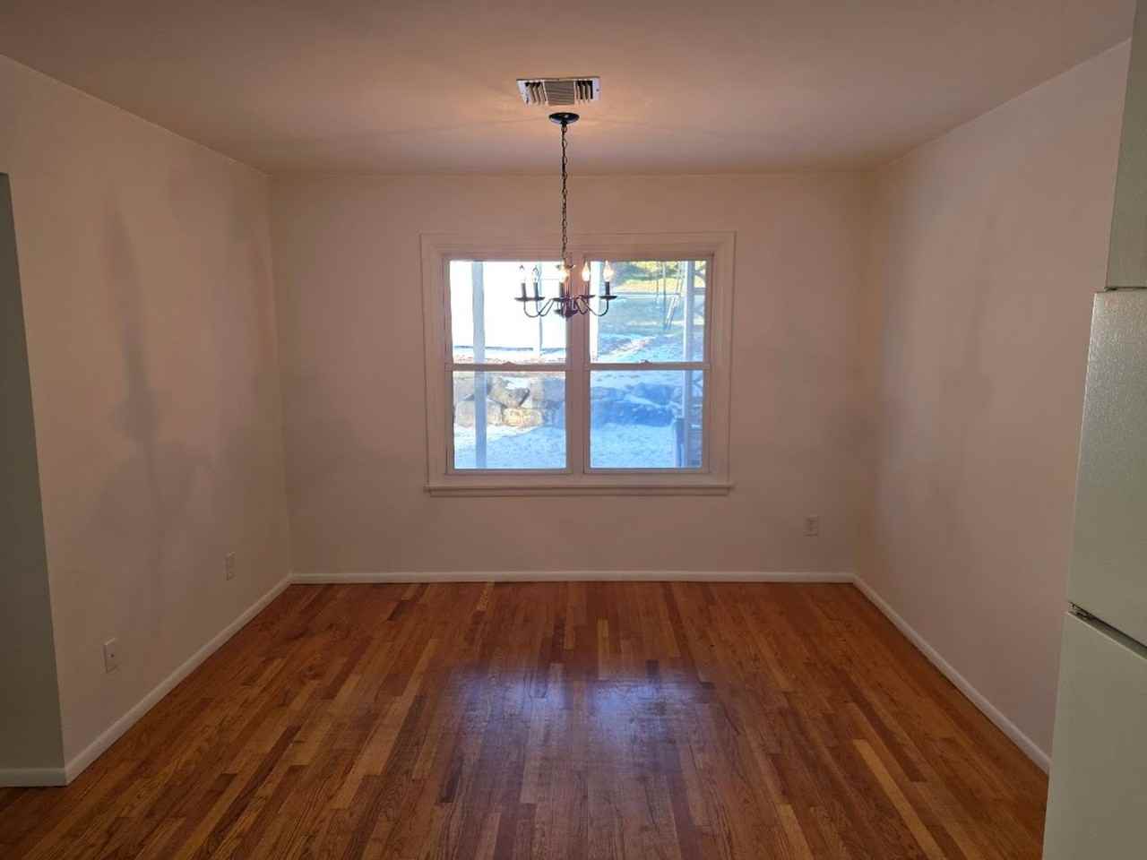 2827 W 28th St - Photo 7 of 28