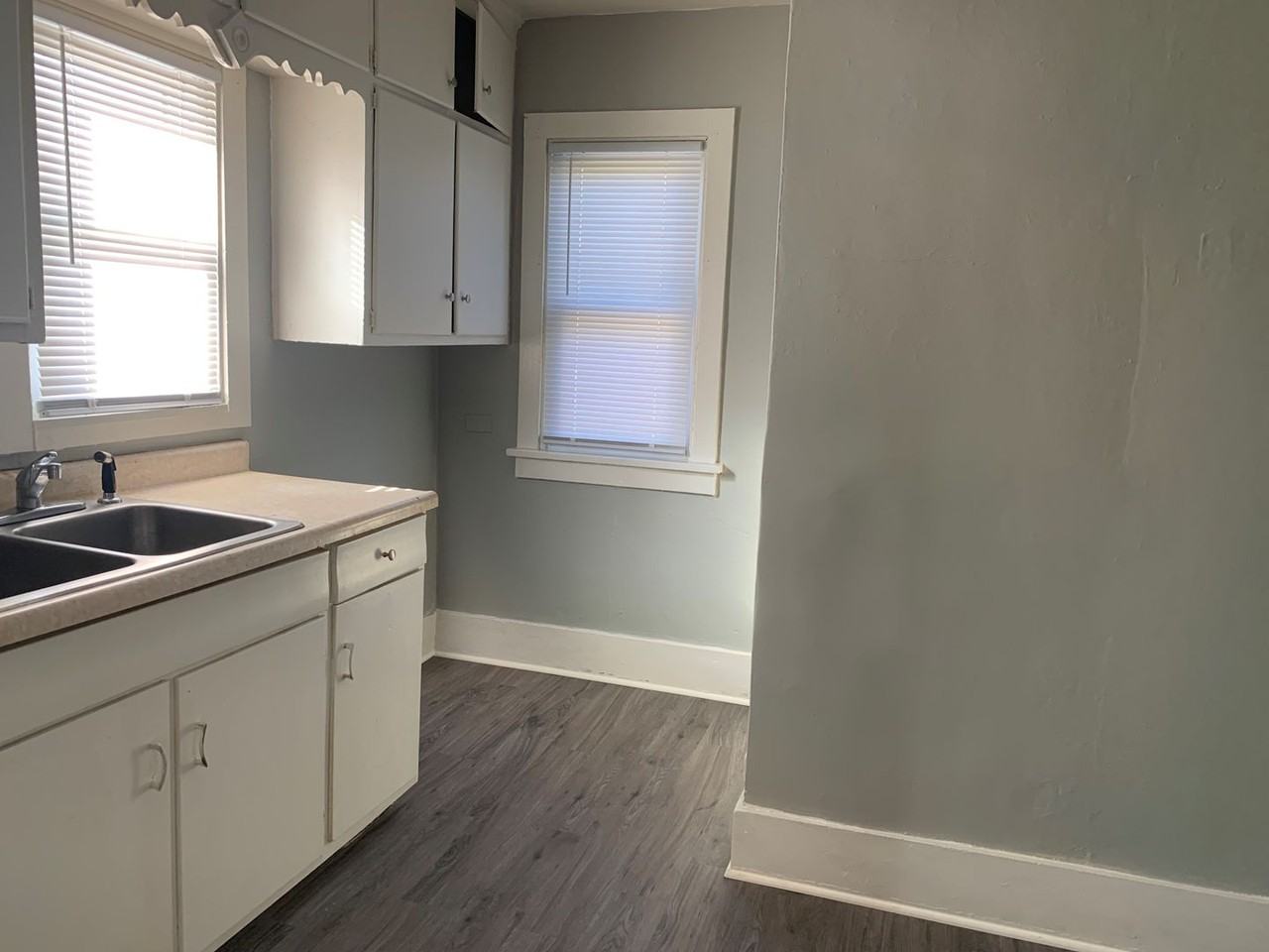 100 Summit Ave - Photo 3 of 5