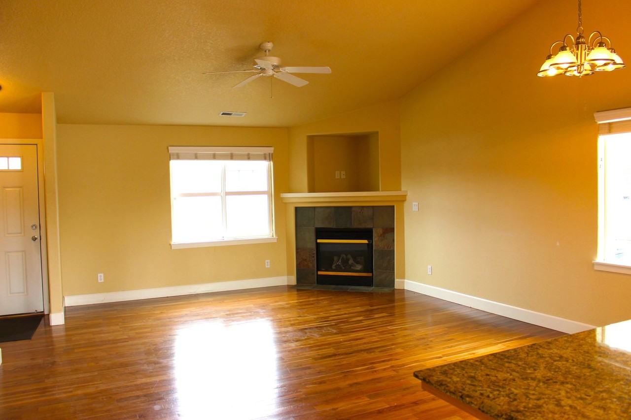 61376 Woodbury Ln - Photo 3 of 17