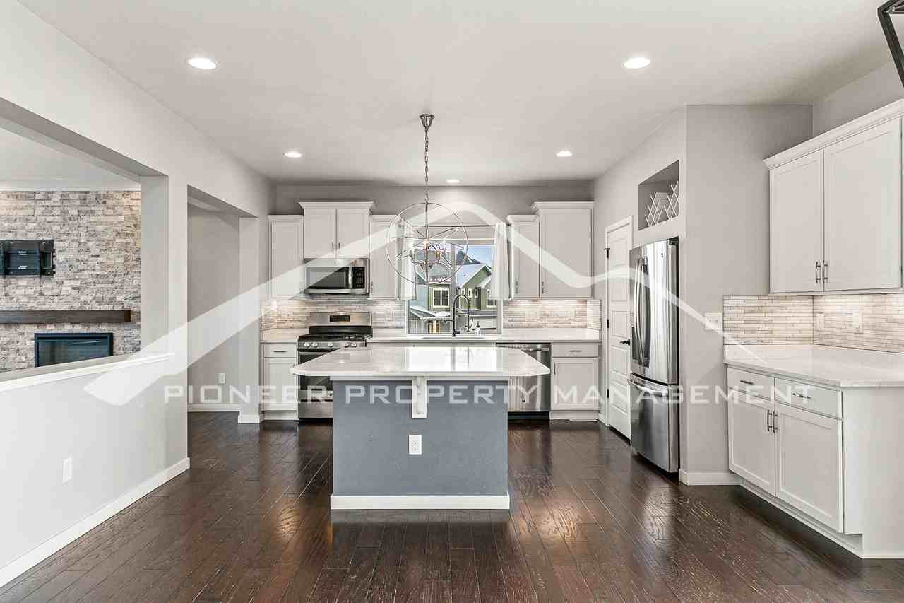 4831 Halifax Ct - Photo 6 of 27