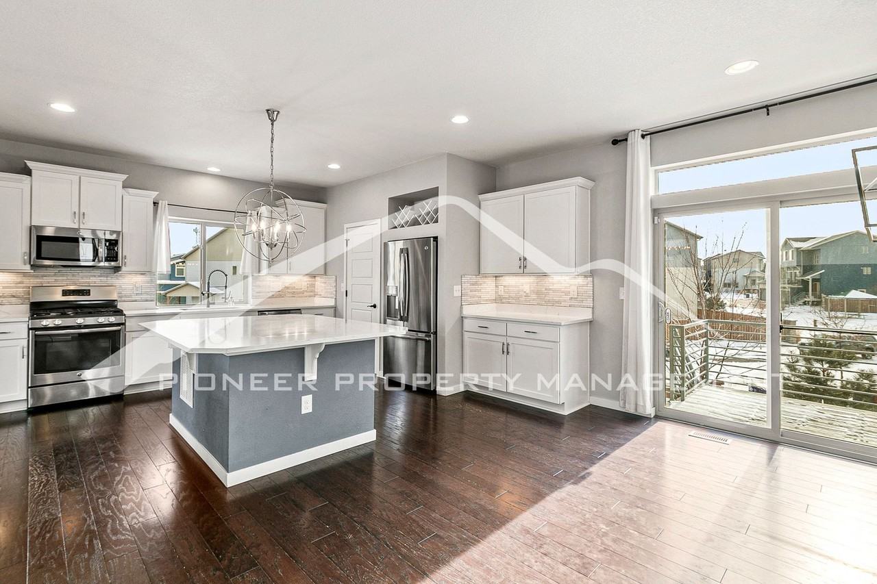 4831 Halifax Ct - Photo 7 of 27