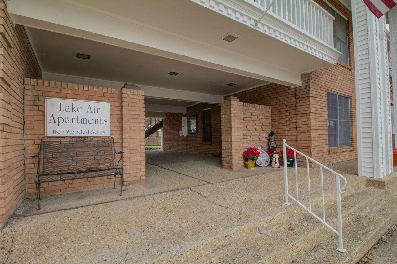 1625 Wooded Acres Dr #305 - Photo 5 of 7