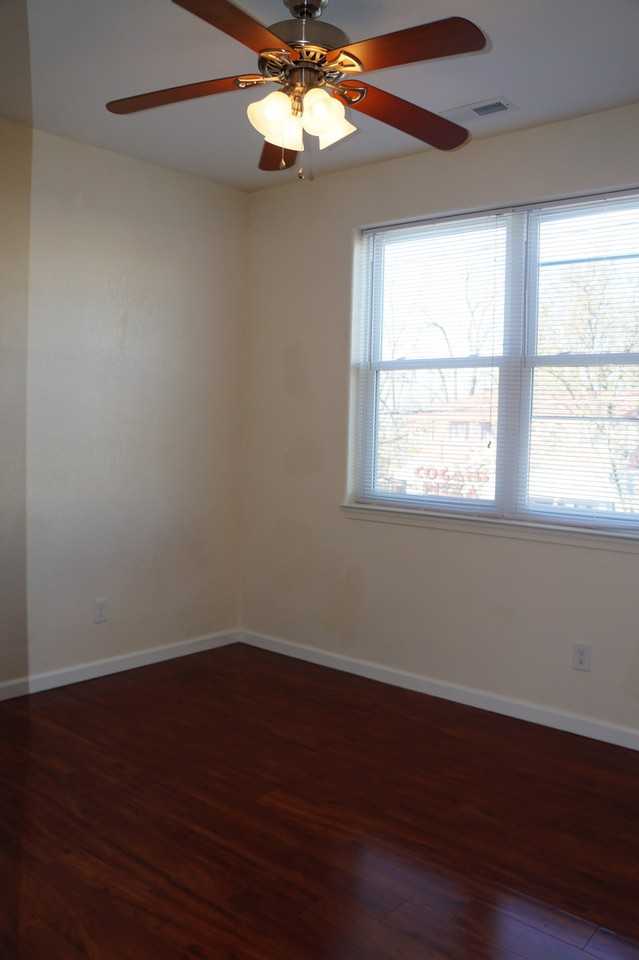 4314 Colley Ave - Photo 7 of 21