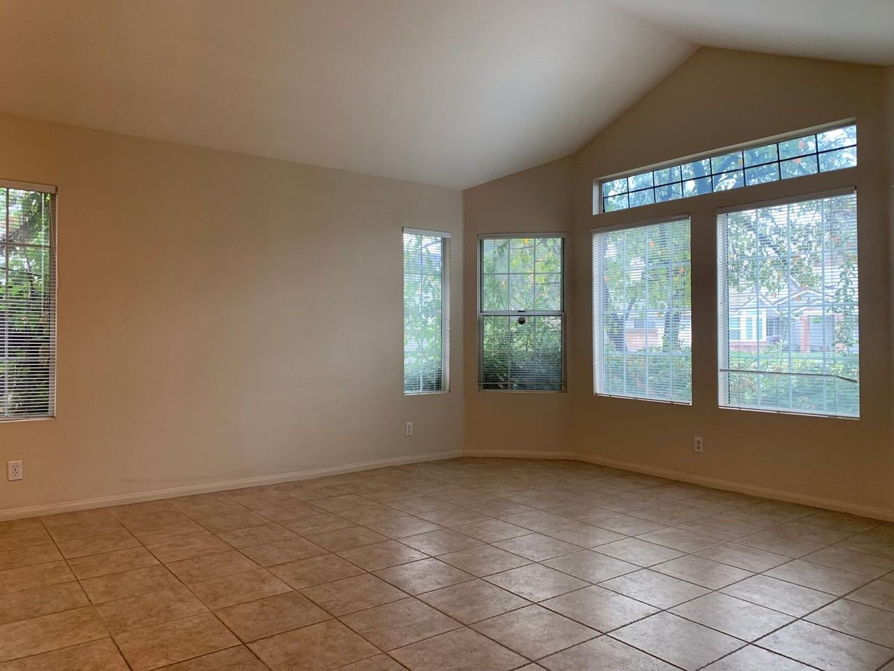 39567 Willowbend Dr - Photo 3 of 27