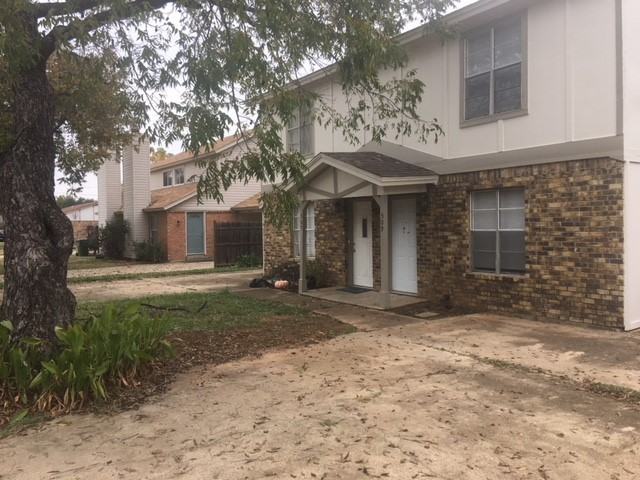 509 Norwood Cir W - Photo 2 of 23