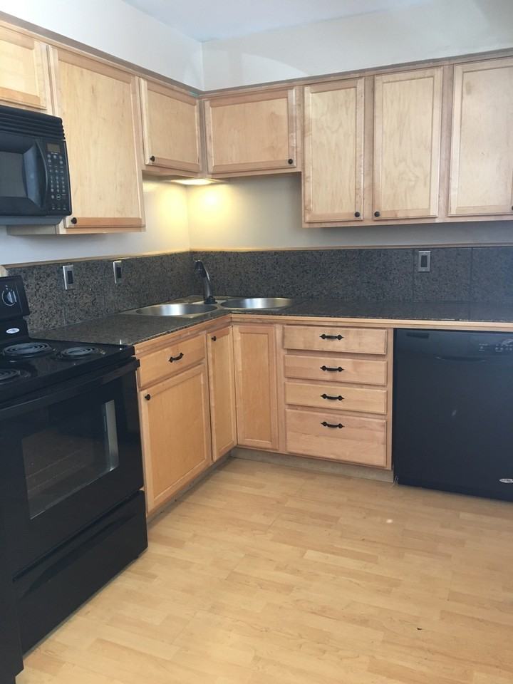 1230 S Curry St - Photo 2 of 9