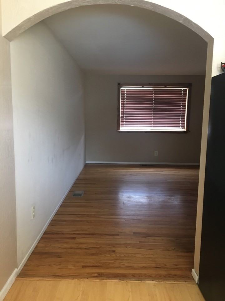 1230 S Curry St - Photo 4 of 9