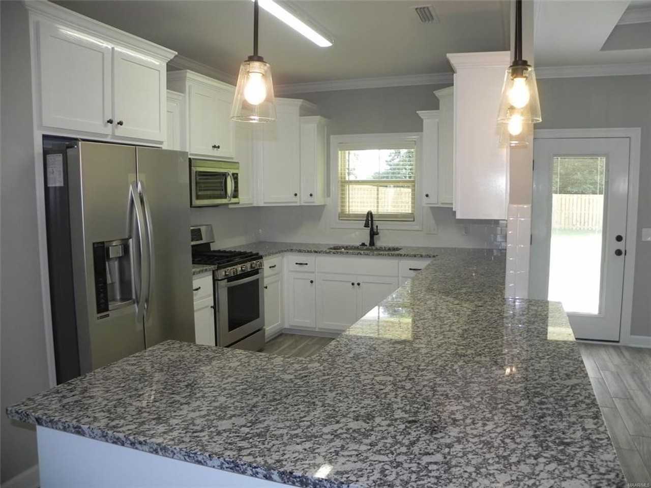 213 Southern Winds Dr - Photo 2 of 11