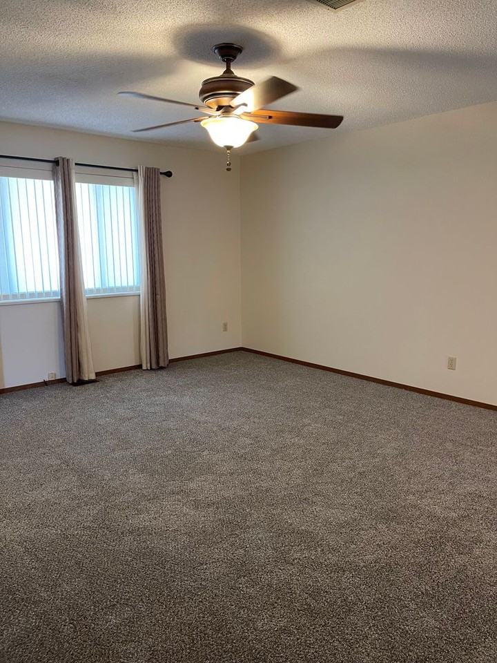 756 Cone Ave - Photo 4 of 21