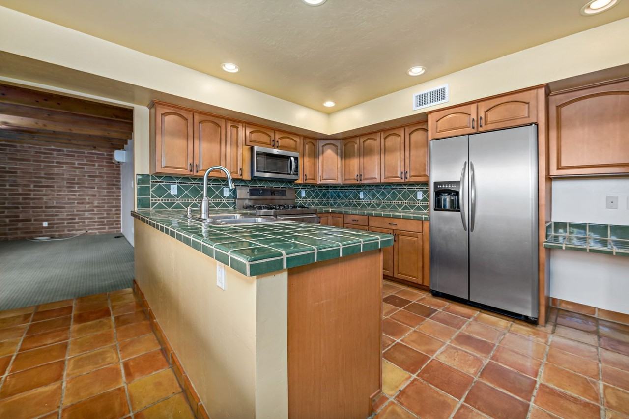 3624 E Calle Alarcon - Photo 4 of 50