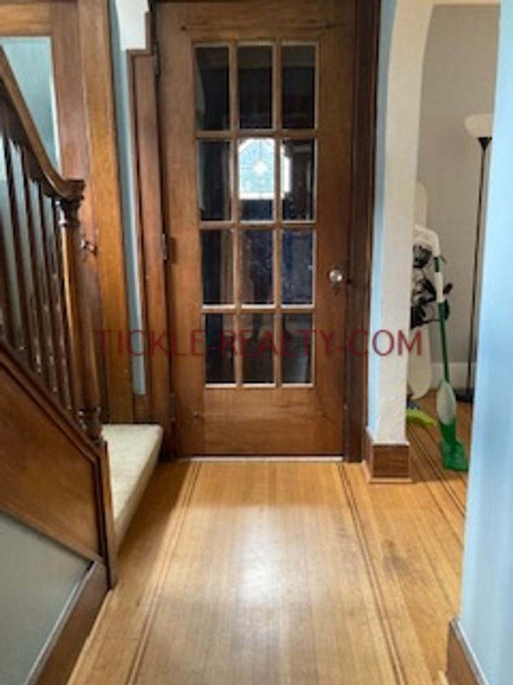 614 Westchester Ave - Photo 3 of 16