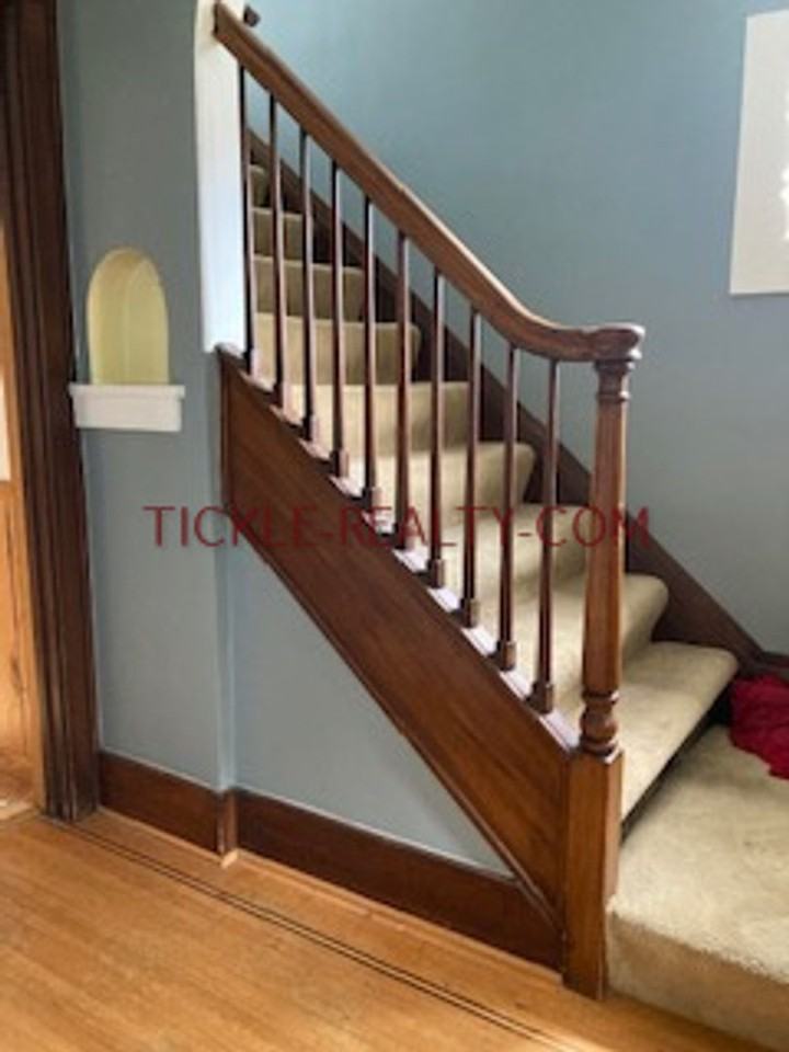 614 Westchester Ave - Photo 4 of 16