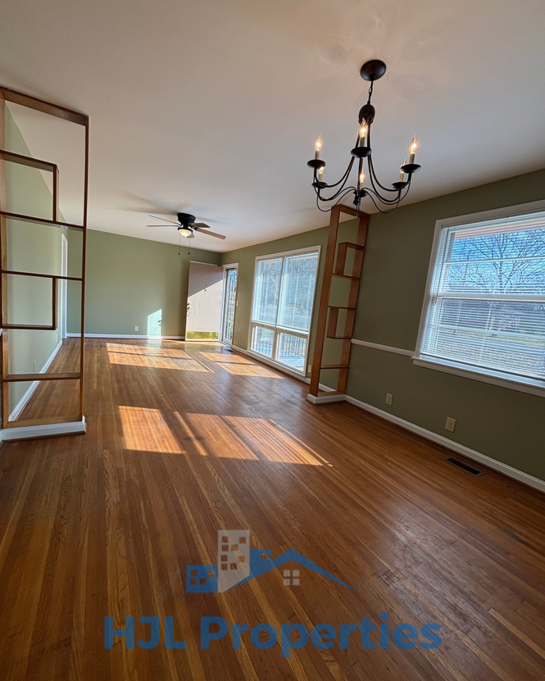 2218 June Dr - Photo 2 of 10
