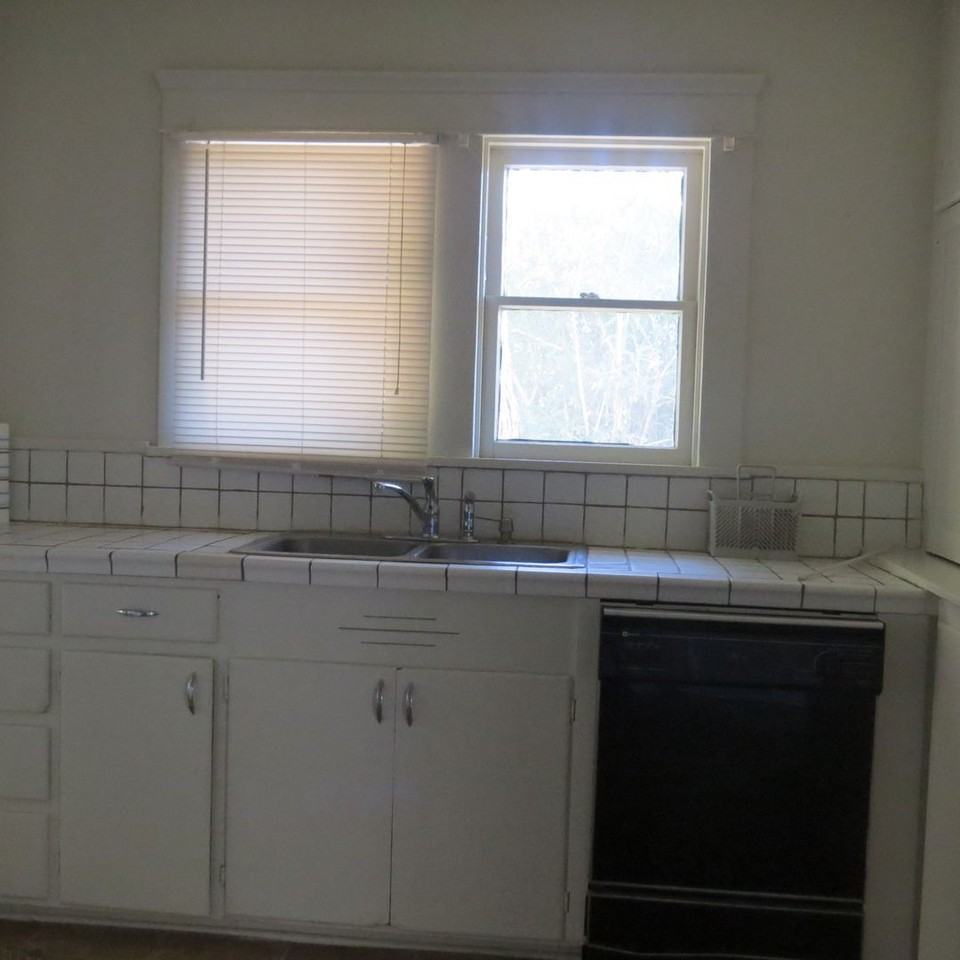 503 Sunnyside Ave - Photo 5 of 10