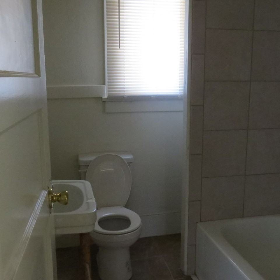 503 Sunnyside Ave - Photo 7 of 10