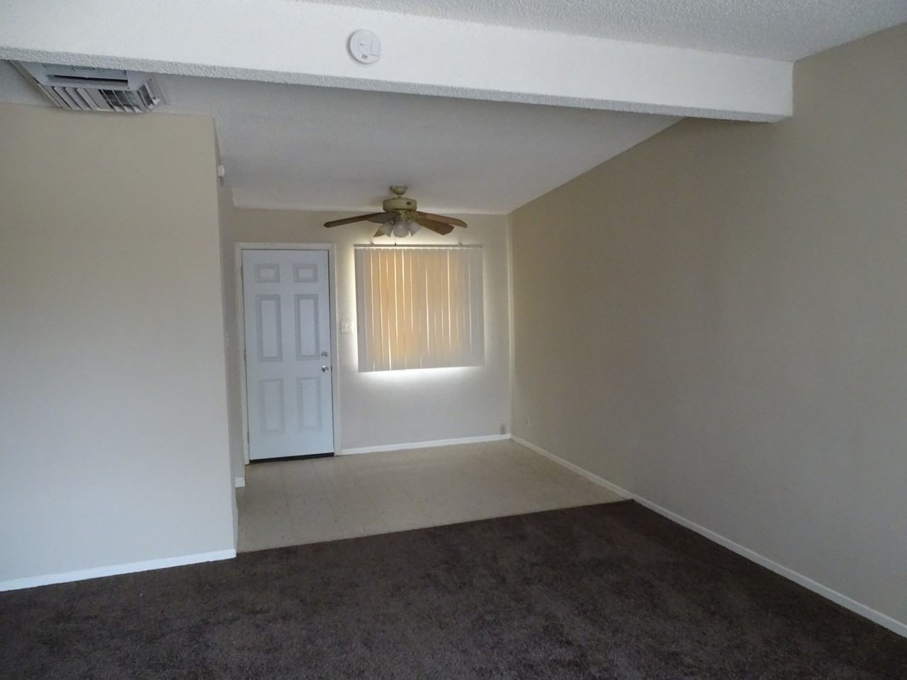 437 Oasis Dr - Photo 2 of 14